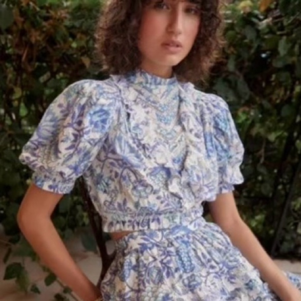 HEMANT & NANDITA Blue and White Floral Puff-Sleeve Blouse - Picture 7 of 16